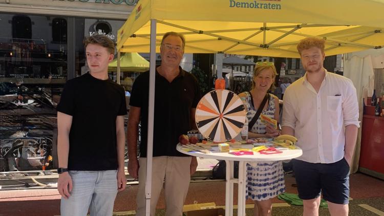 Mühlenkampfest - Info-Stand FDP Eppendorf—Winterhude